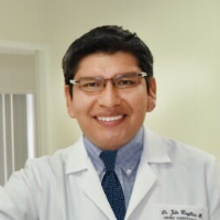 Foto de Dr. Julio Huayllara