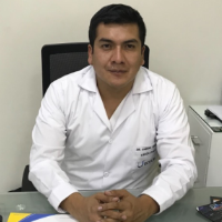 Foto de Dr. Julio Abarca Carpio (Urólogo)