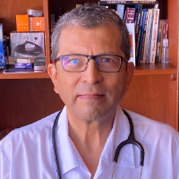 Foto de Dr. César Caballero Cáceres